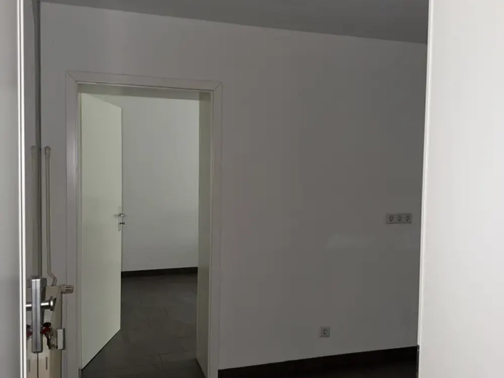 2-Room Apartment for Rent, University Hospital in Immediate Vicinity