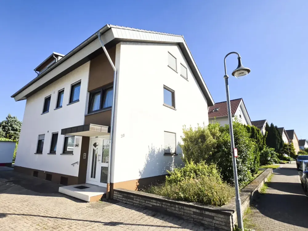 Space to Live: 4-Room Apartment with Garden and Terrace in Elchesheim-Illingen
