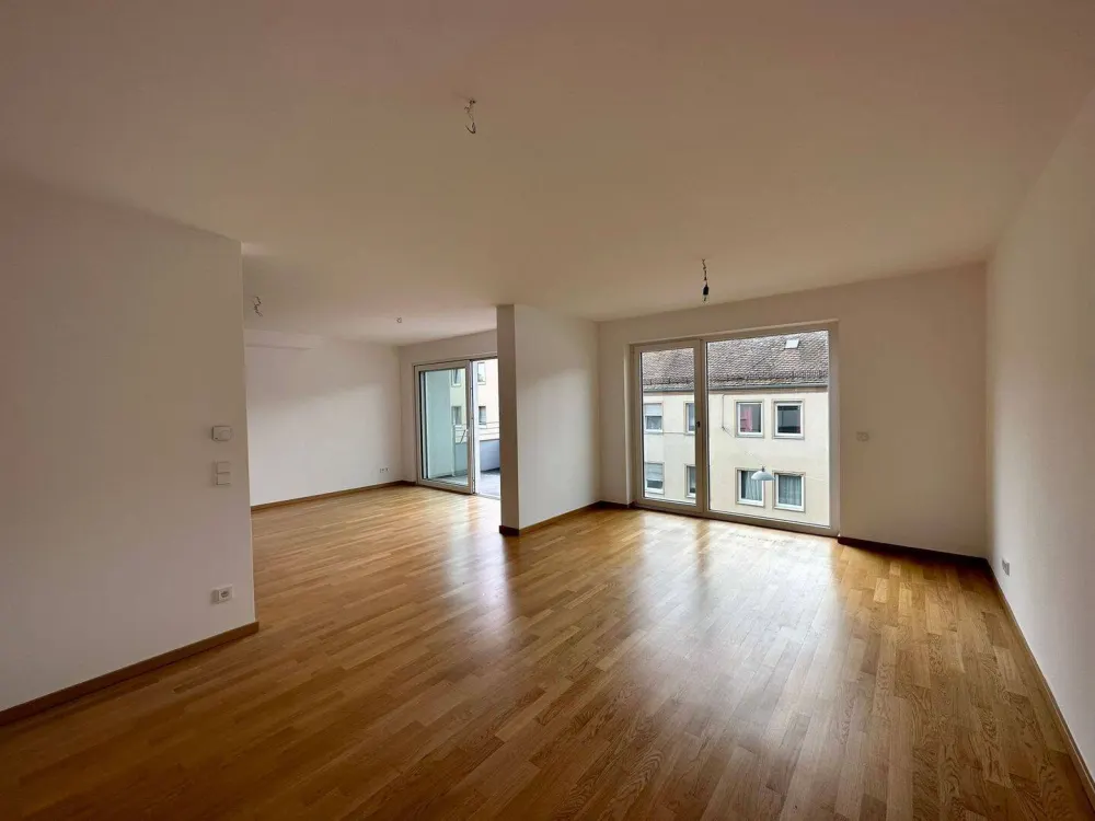 **Moderne 2,5 Zimmer Wohnung mit zwei Balkonen und Einbauküche**