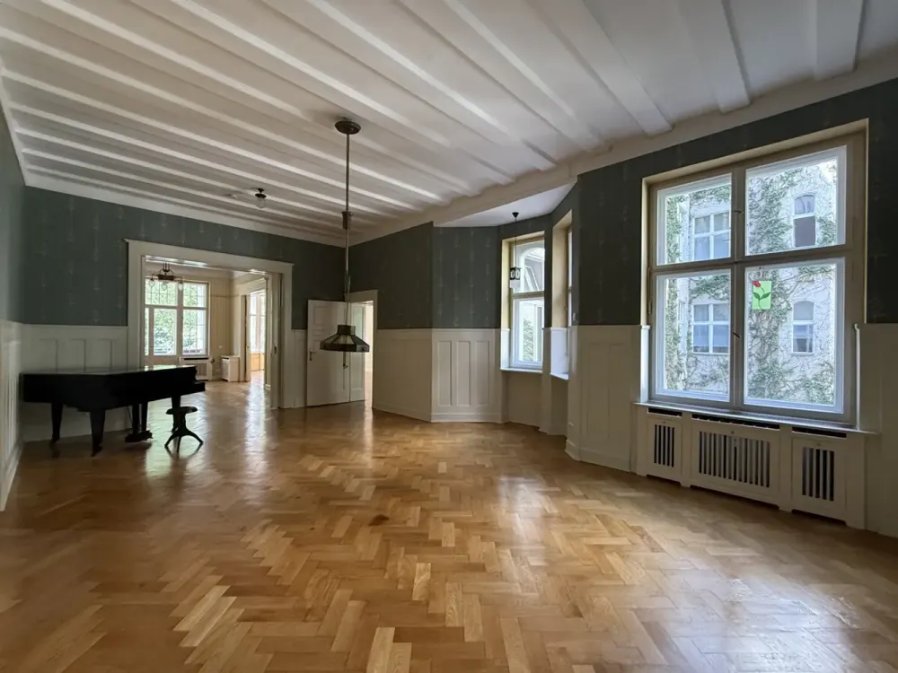 * Im Altbau mit Stil und Charme auf Zeit wohnen - 201m² Wohnfläche, 2 Balkone und in bester Lage *
