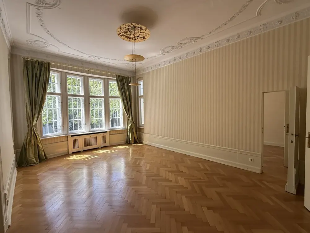 * Im Altbau mit Stil und Charme auf Zeit wohnen - 201m² Wohnfläche, 2 Balkone und in bester Lage *