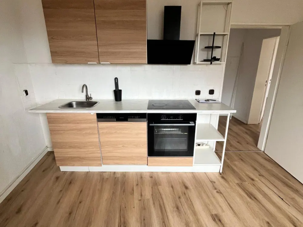 Helle & Moderne 2,5 Zimmer Wohnung mit Einbauküche