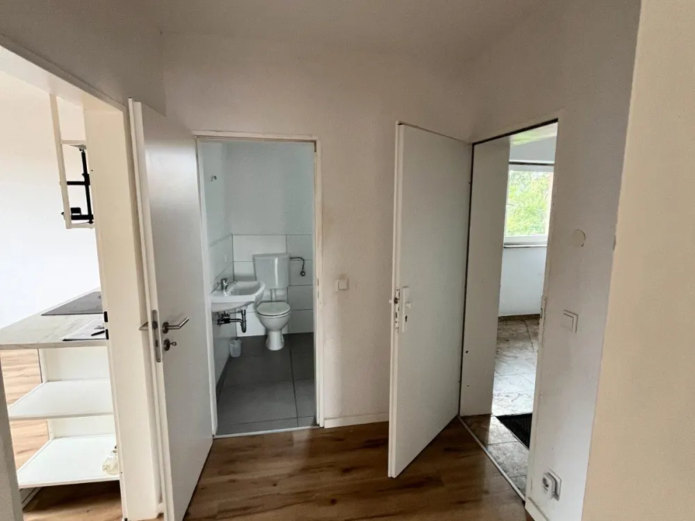 Helle & Moderne 2,5 Zimmer Wohnung mit Einbauküche