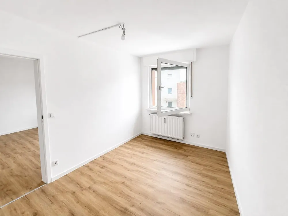 Helle & Moderne 2,5 Zimmer Wohnung mit Einbauküche