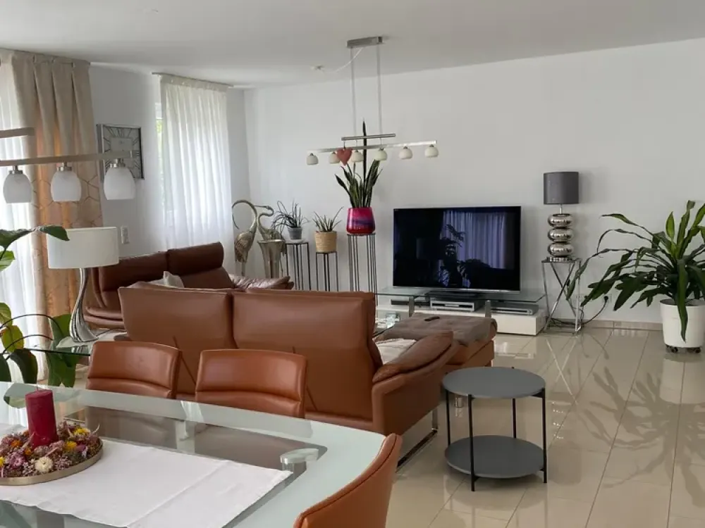Schöne, lichtdurchflutete 3-Zimmer Wohnung in ruhiger Lage mit Balkon