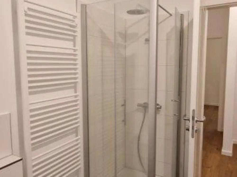 Helle 3-Zimmer-Wohnung mit Balkon, Nachmieter 01.10. Schöneweide