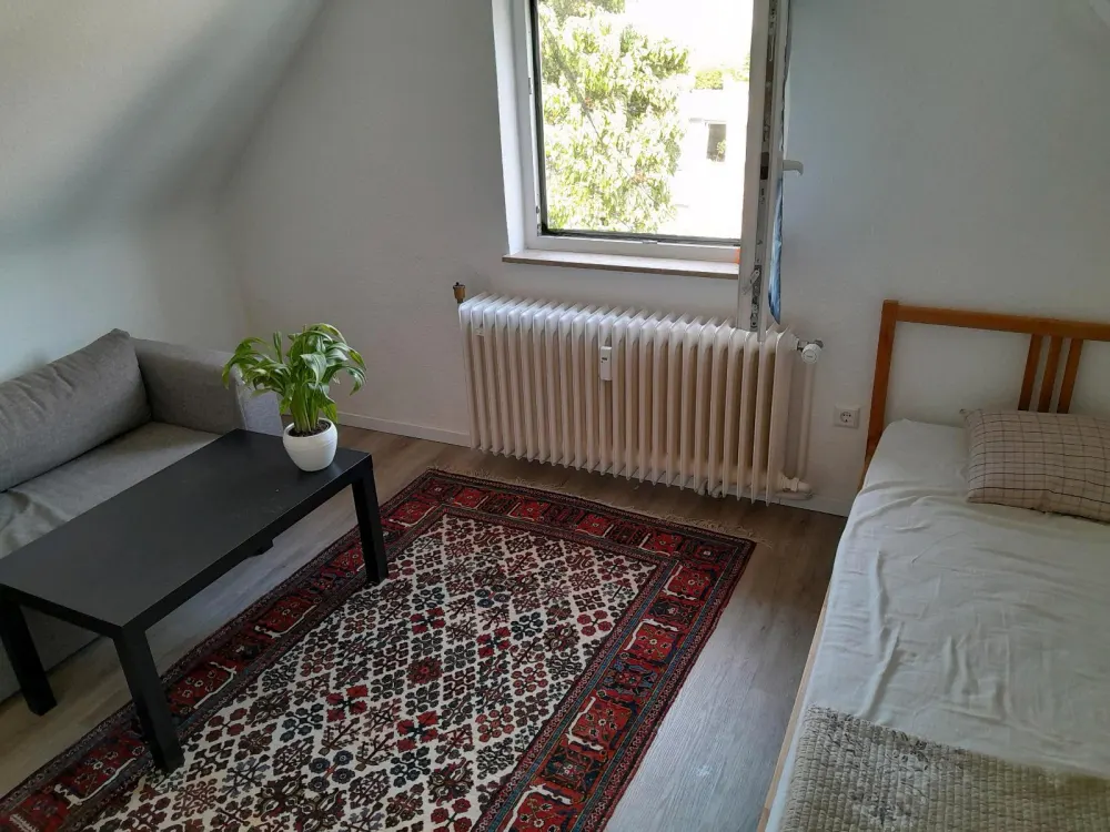 Zimmer frei ab heute! (2 Monate Zwischenmiete)