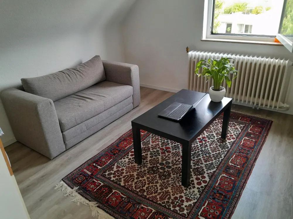 Zimmer frei ab heute! (2 Monate Zwischenmiete)
