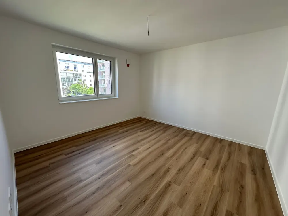 Erstbezug im modernen Neubau - 4 Zimmer Wohnung im Erdgeschoss mit kleiner Terrasse, Keller & Abstel
