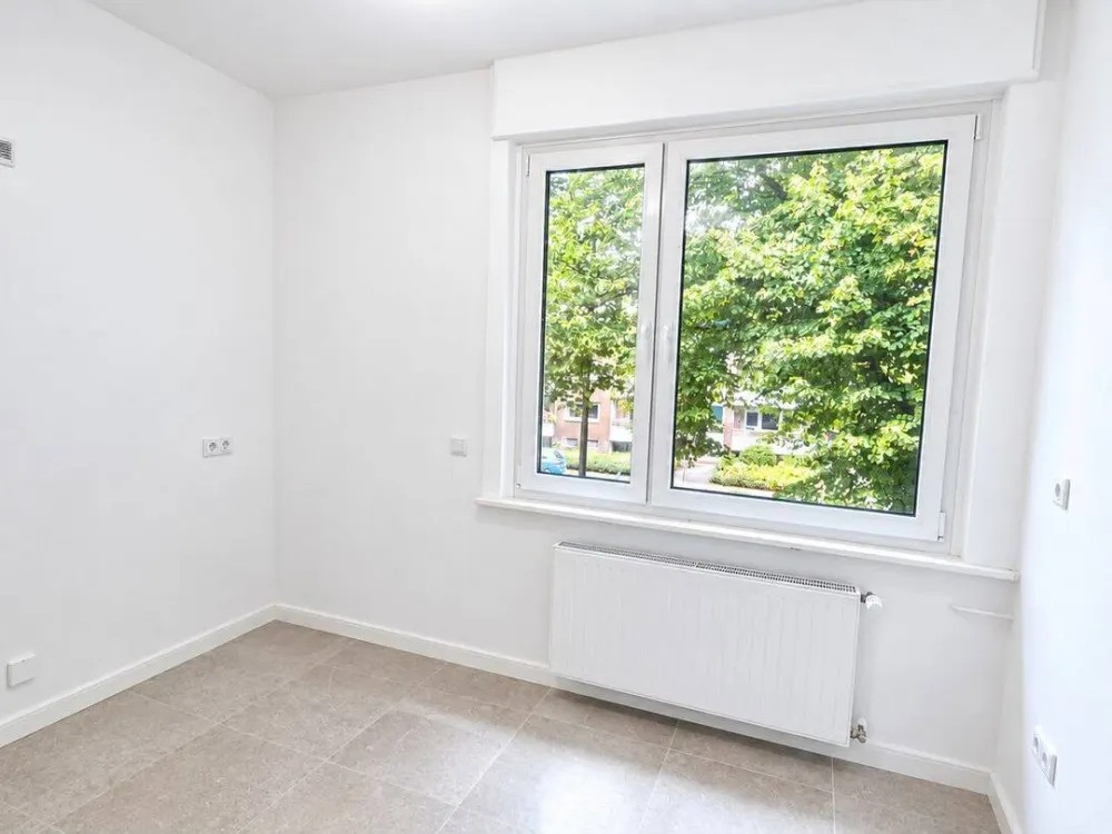 Completely Renovated Apartment with Balcony in Kreuzviertel