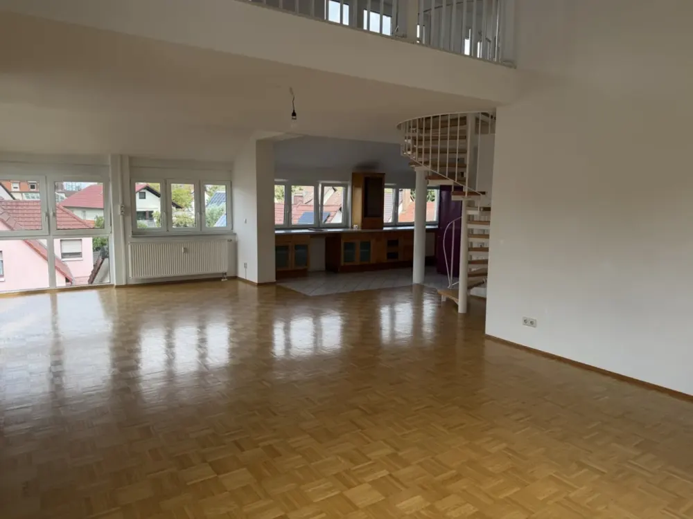 Lichtdurchflutete Maisonettewohnung, die einfach jeden begeistert!