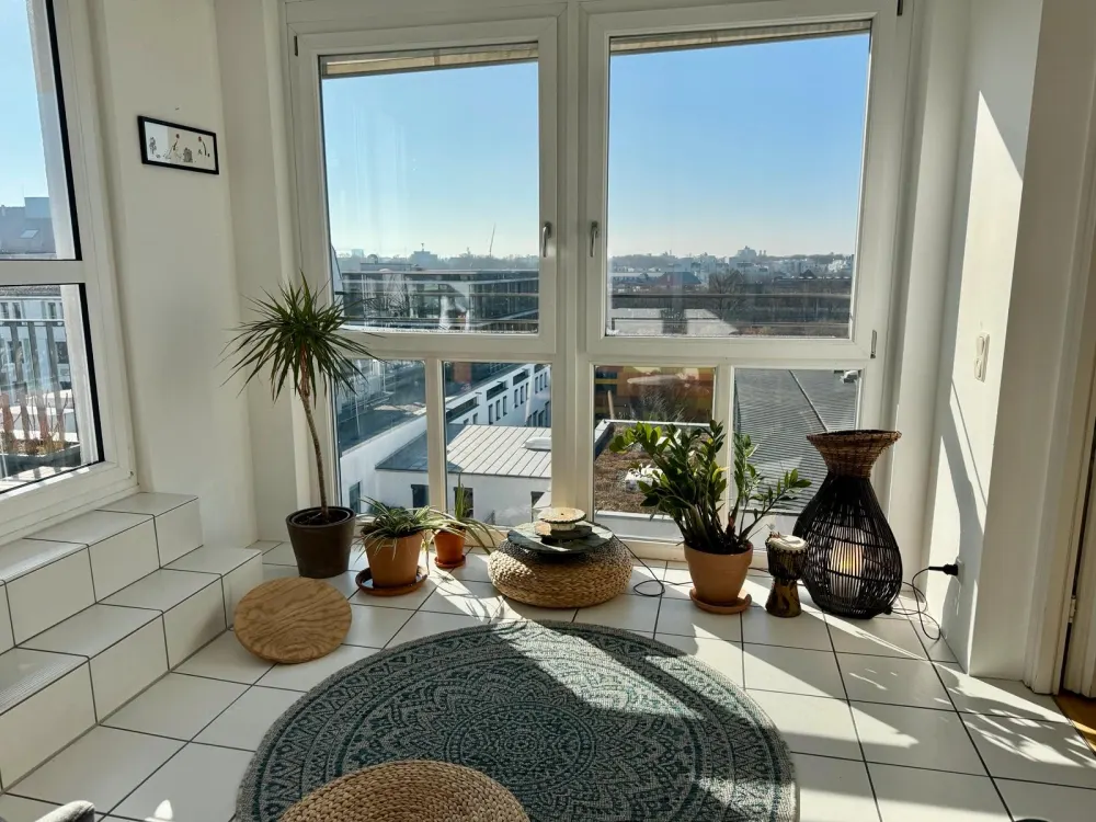 Möblierte Dachterrassenwohnung mit Alpenblick zur Zwischenmiete