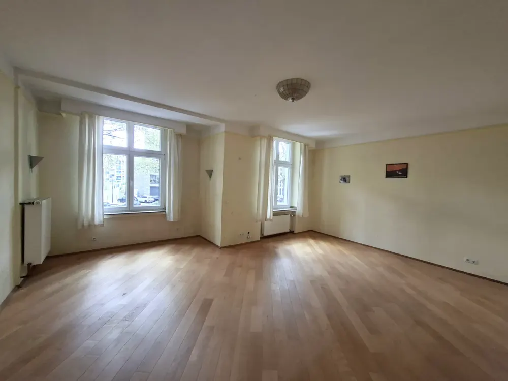 schöne 3-Zimmer-Altbauwohnung in Düsseldorf-Unterbilk