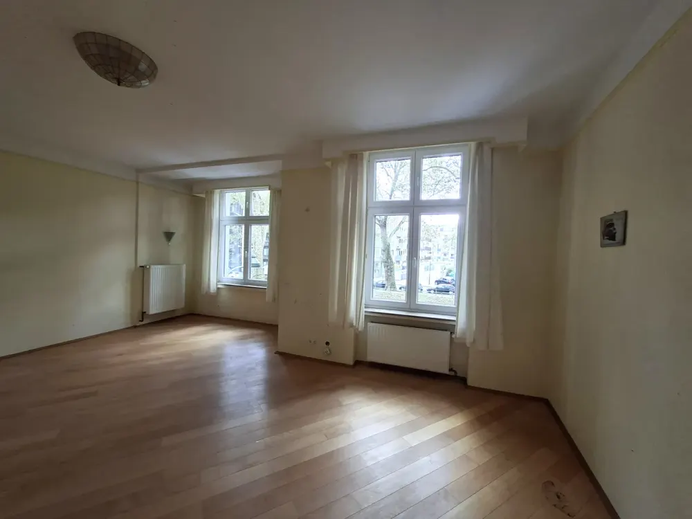 schöne 3-Zimmer-Altbauwohnung in Düsseldorf-Unterbilk