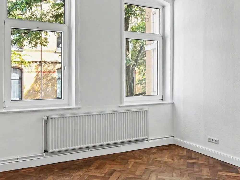 Großzügige 5-Zimmer-Altbauwohnung mit Balkon und viel Platz