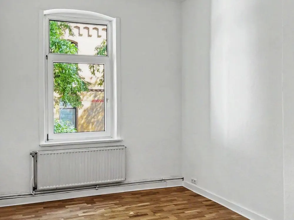 Großzügige 5-Zimmer-Altbauwohnung mit Balkon und viel Platz