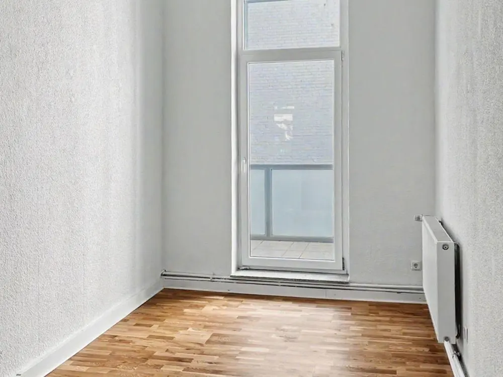 Großzügige 5-Zimmer-Altbauwohnung mit Balkon und viel Platz