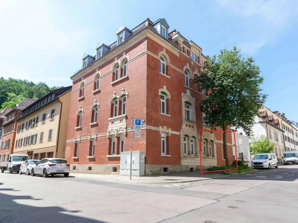 Wohnglück mit Charakter - Stilvoll sanierte 2½-Zimmer-Wohnung zum Erstbezug