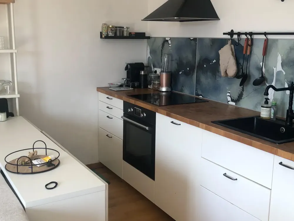 Bilk: Attractive 3-Zimmer-Wohnung (66 m²) mit Einbauküche & Tiefgaragenstellplatz