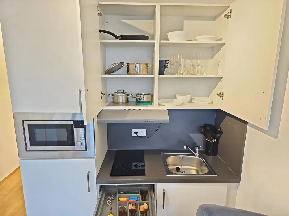 möblierte Neubauwohnung in zentraler Lage