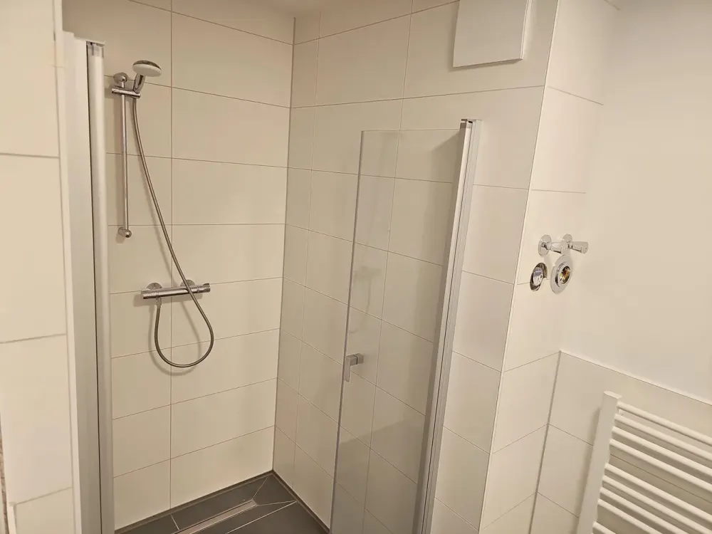 möblierte Neubauwohnung in zentraler Lage