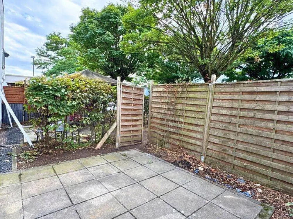 Renovated 1-Room Apartment with Kitchenette, Parking Space + Basement Storage