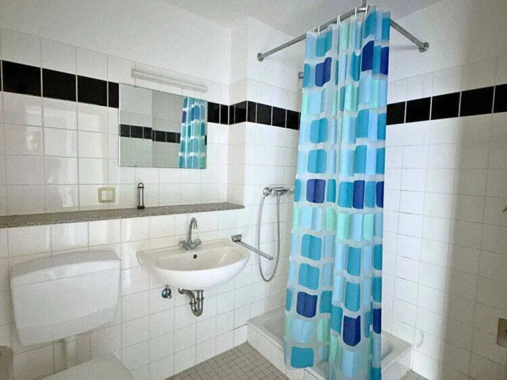 Renovated 1-Room Apartment with Kitchenette, Parking Space + Basement Storage