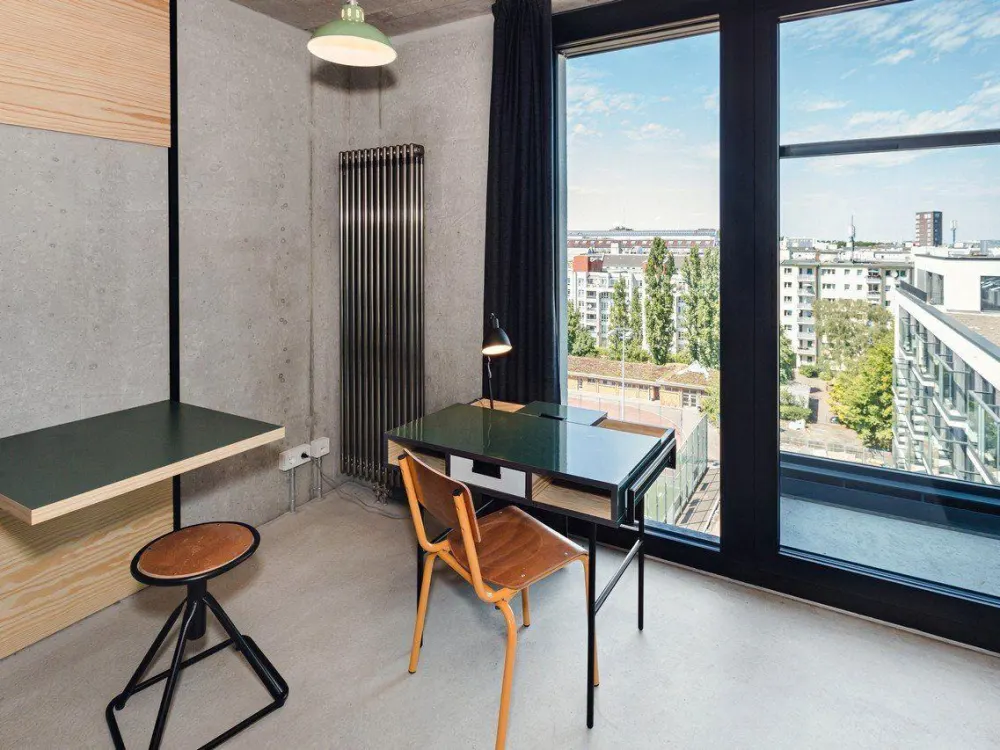 Neon Wood Student Housing in Berlin Mitte-Wedding - Deluxe Patio Apartment