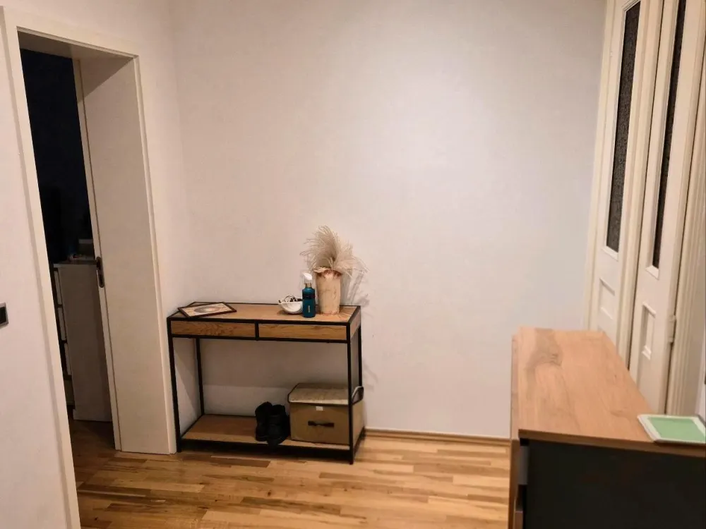Nachmieter für Top 2,5 Zimmer-Wohnung. Ideal für WG/ Home Office