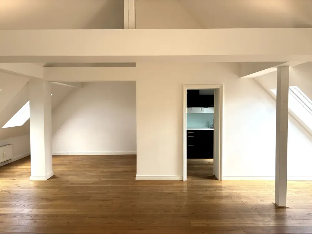 Dachterrassen-Maisonette mit 4 Zimmern und Ausblick in Frankfurt am Main