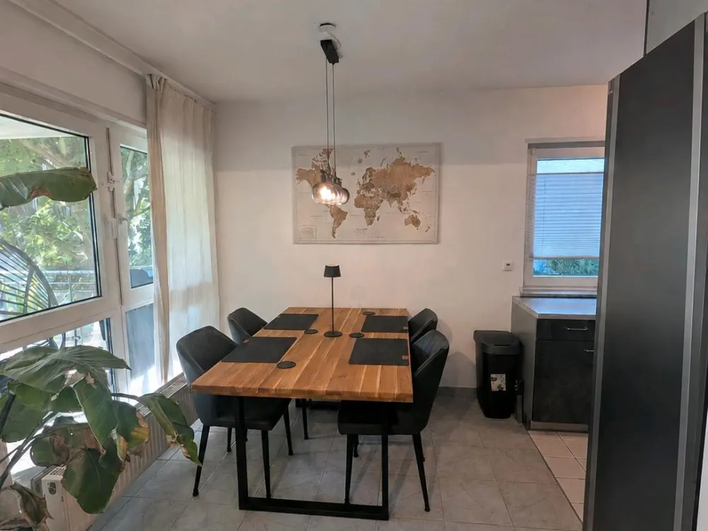 Helle möblierte 3-Zimmerwohnung mit Balkon - befristet 1.1.-30.6.