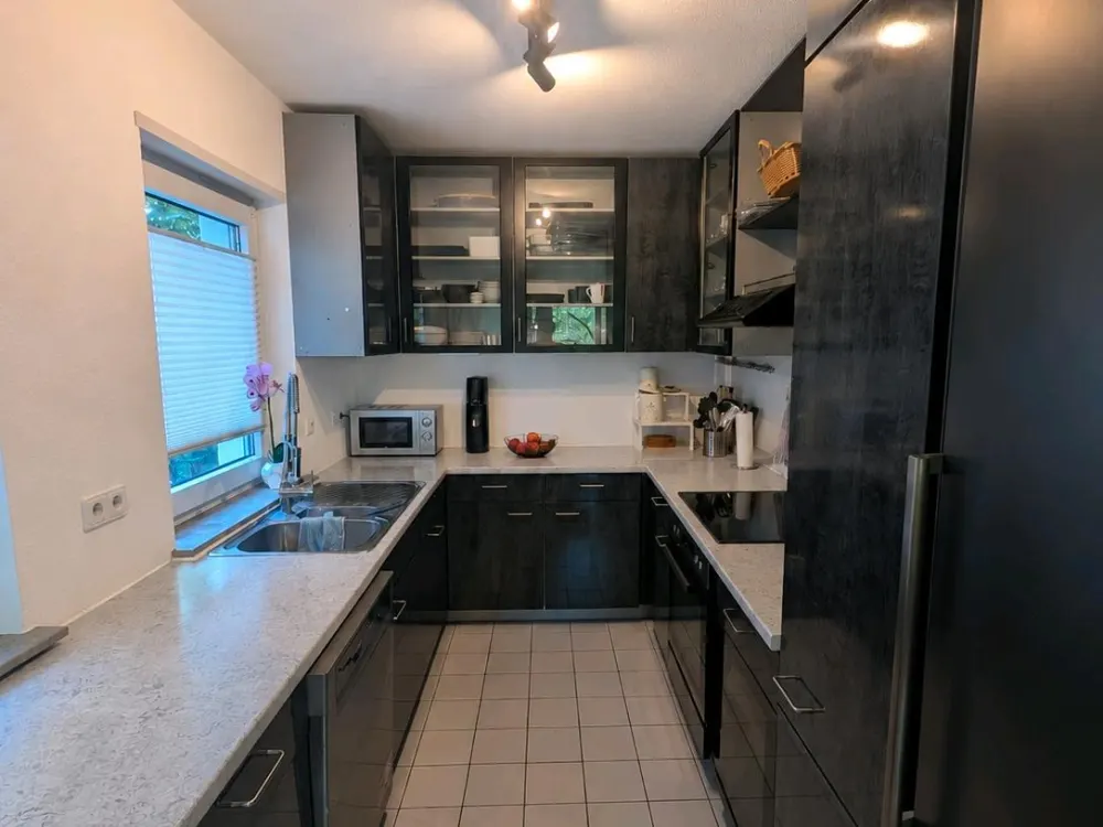 Helle möblierte 3-Zimmerwohnung mit Balkon - befristet 1.1.-30.6.