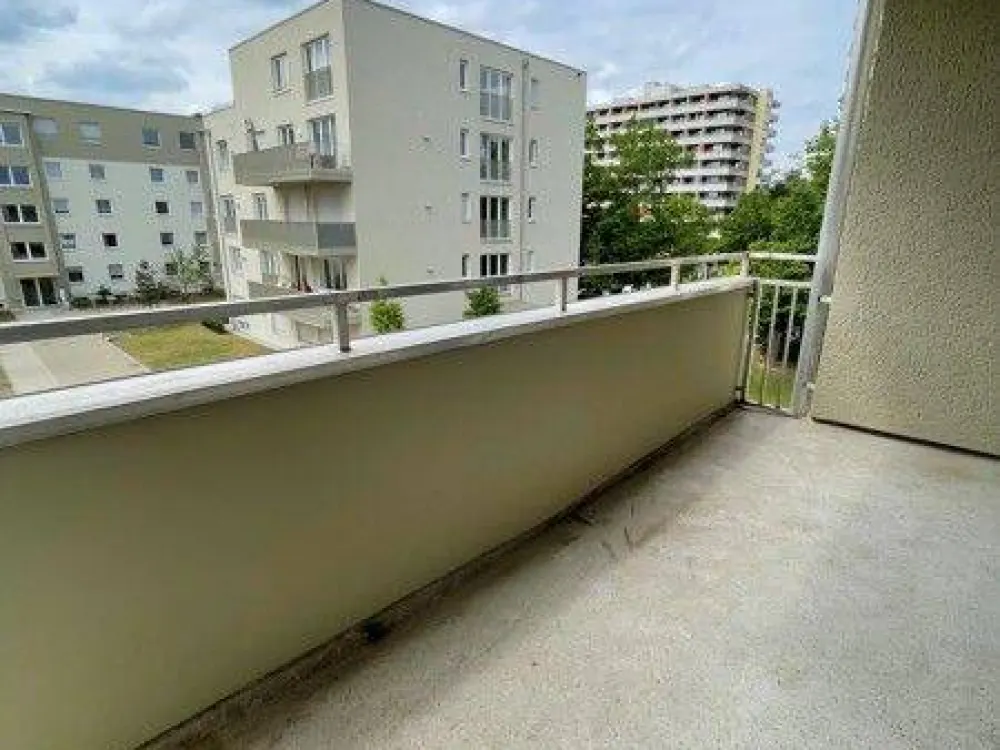 Your Future - Your Apartment: Newly Renovated 2-Room Apartment in Freimann