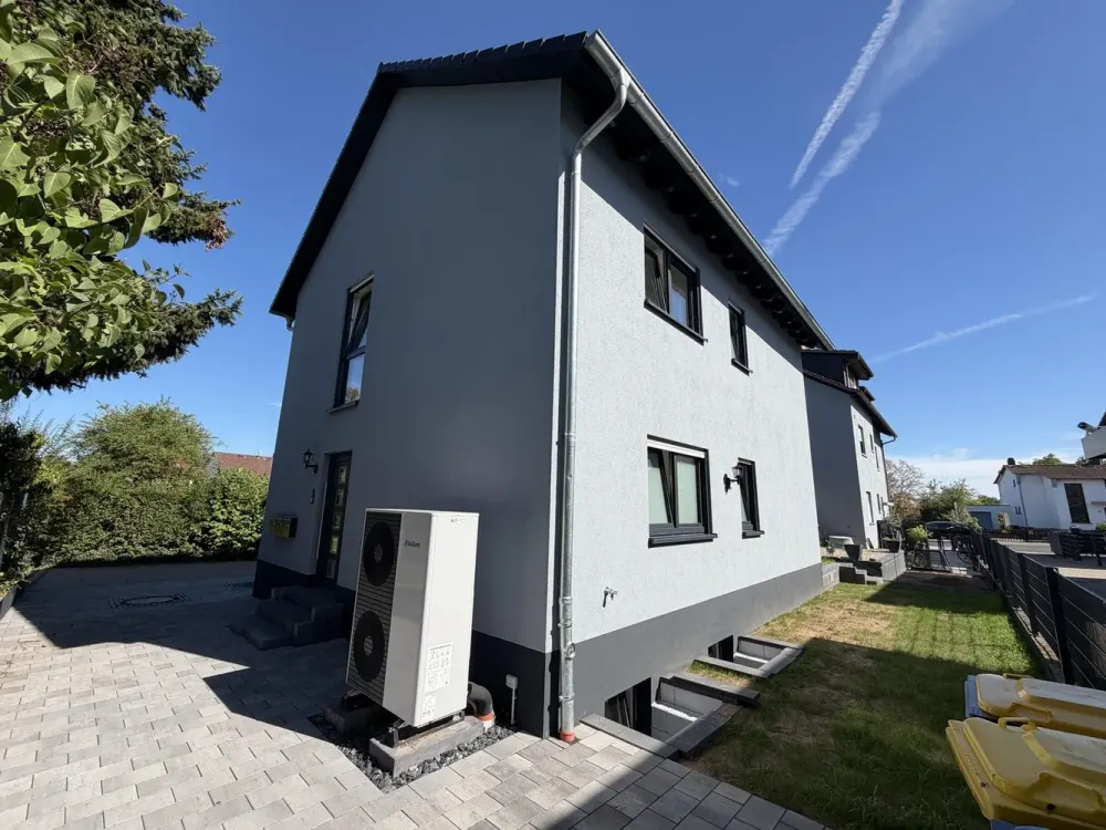 Stilvolle 2-Zimmer-Wohnung mit eigenem Garten und moderner Ausstattung