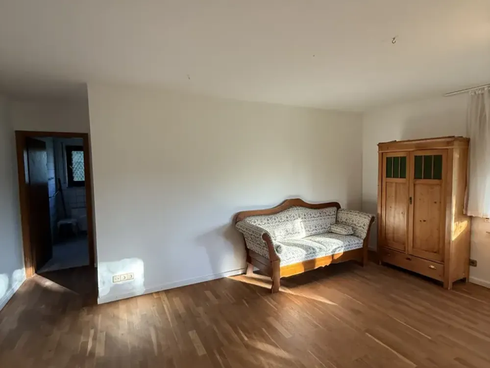 Schöne und ruhige 2,5 Zimmer-Wohnung mit Parkplatz und großer Terrasse in Esslingen am Neckar