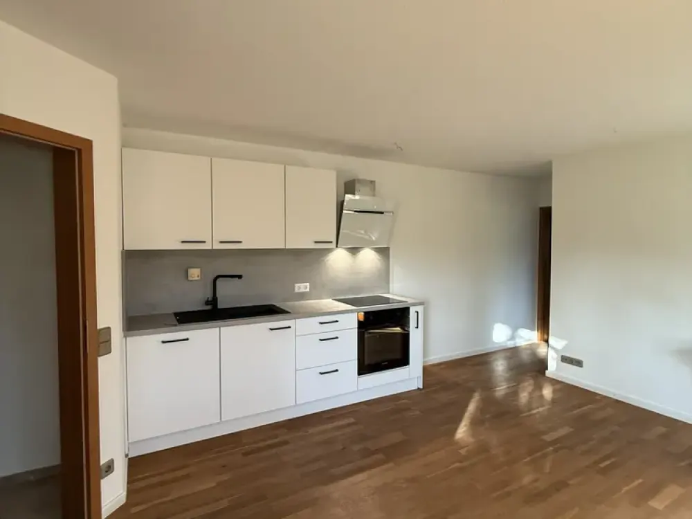 Schöne und ruhige 2,5 Zimmer-Wohnung mit Parkplatz und großer Terrasse in Esslingen am Neckar