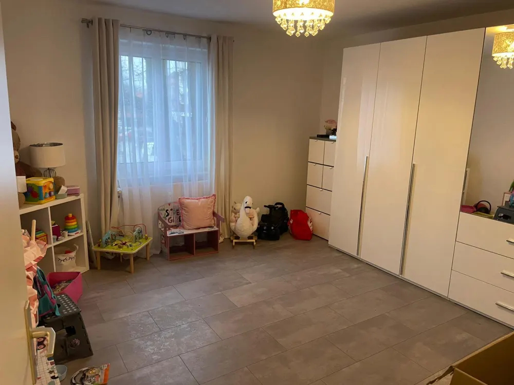 Schöne, 4 Zimmer EG-Wohnung mit Loggia und zwei Bädern in Letter