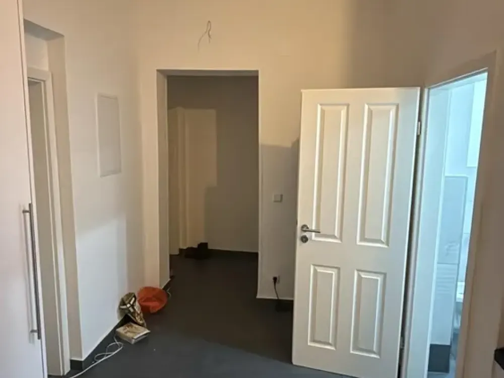 WG‑Zimmer · Frisch renovierte 3‑Zimmer‑Wohnung · Möbliert · Nur Einzelperson