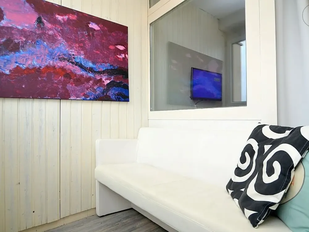 Modern möbliertes 1-Zimmer-Apartment mit Wintergarten und WLAN Nürnberg Innenstadt