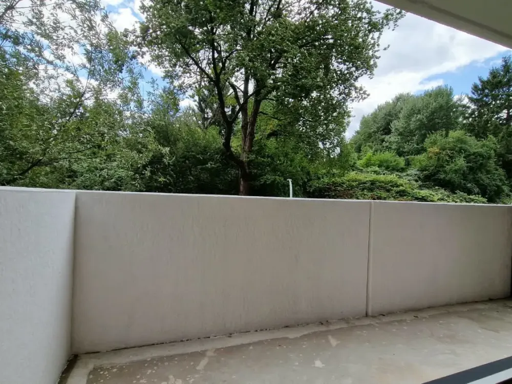 Quiet Living in Green Surroundings - Newly Renovated and Well Connected