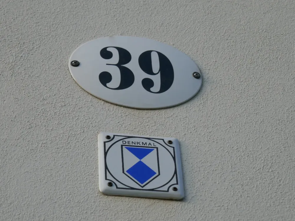 Quiet 2-Room Apartment with Garden Use Near University (DD-Plauen) incl. Fitted Kitchen