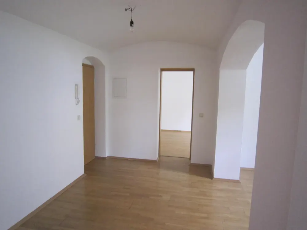 Quiet 2-Room Apartment with Garden Use Near University (DD-Plauen) incl. Fitted Kitchen