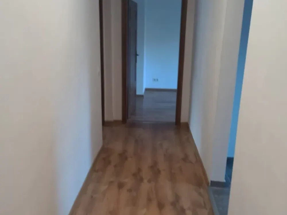 Neu renovierte!!! 2-Zimmer-Wohnung mit Balkon, Einbauküche und Waschmaschine. **Auch für STUDENTEN