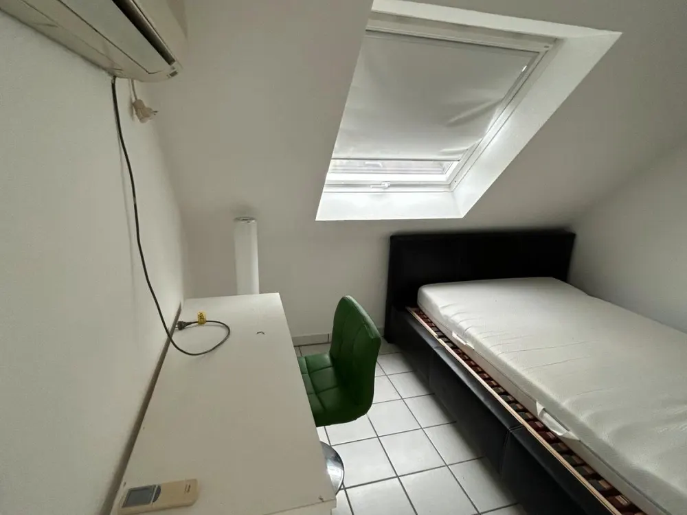 2 Zimmer Wohnung 46qm mit EBK BalkonGarage sofort mit Klimaanlage
