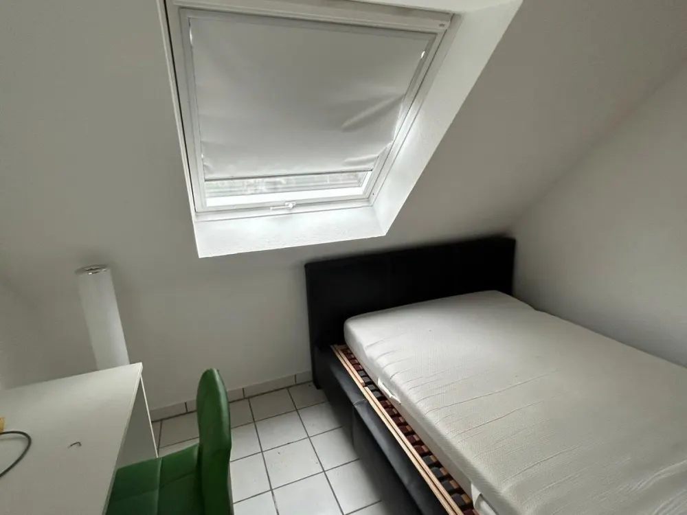 2 Zimmer Wohnung 46qm mit EBK BalkonGarage sofort mit Klimaanlage