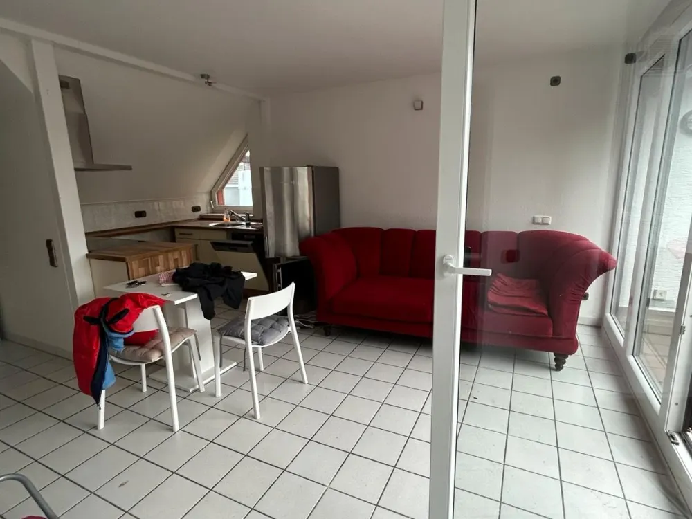 2 Zimmer Wohnung 46qm mit EBK BalkonGarage sofort mit Klimaanlage