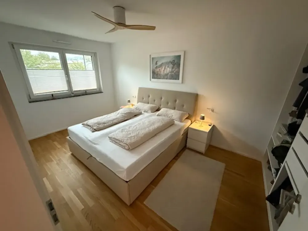 Spacious 2.5-Room Apartment with Loggia, Fitted Kitchen & Underground Parking Space