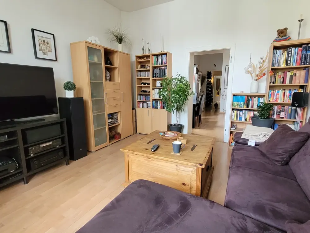 D-Lessingplatz, 2 ZiKDB helle Altbauwohnung mit Balkon