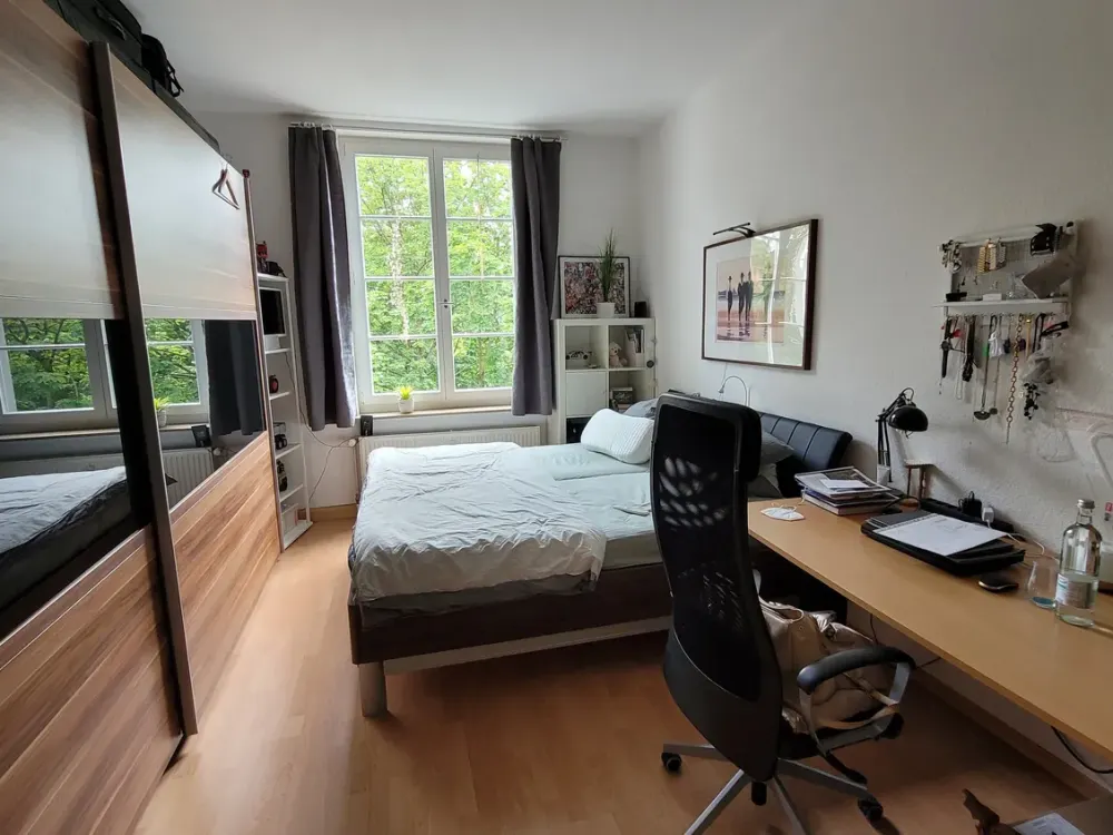 D-Lessingplatz, 2 ZiKDB helle Altbauwohnung mit Balkon