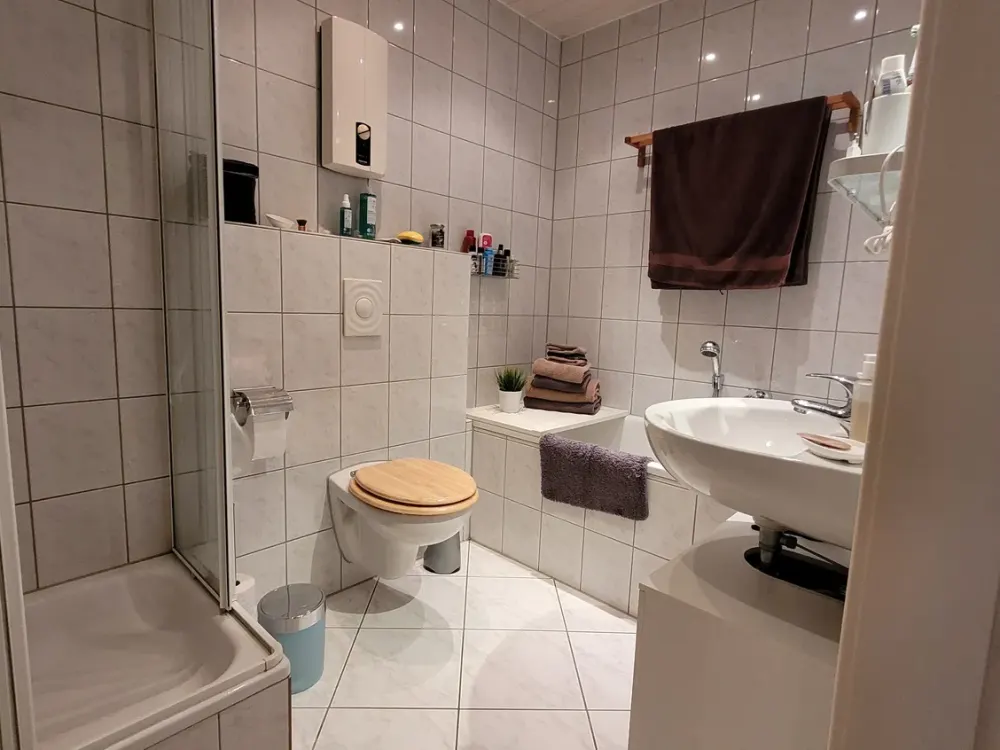 D-Lessingplatz, 2 ZiKDB helle Altbauwohnung mit Balkon